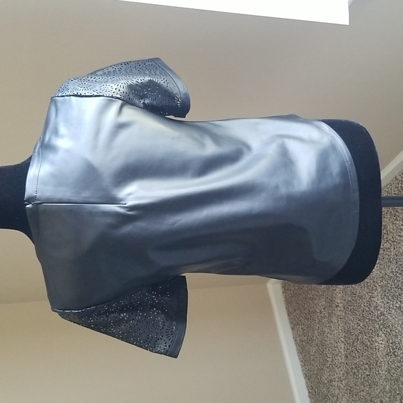 Neiman Marcus The Leather Collection w/tag Gorgeous. Size XS/P - Picture 2 of 7